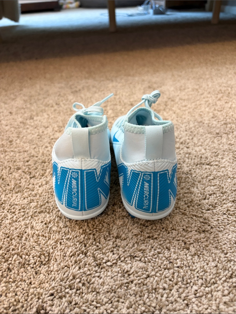 Nike Kids White and Blue Soccer Cleats - Picture 2 of 7